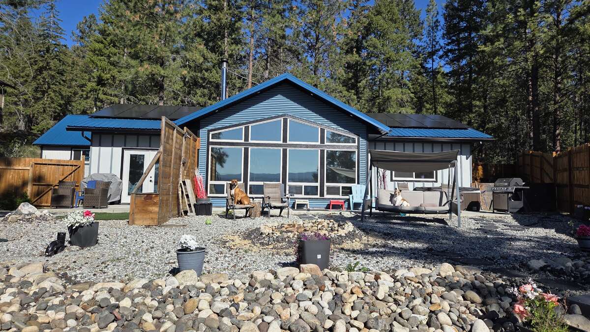 Okanagan Lakeview Modern Home Solar, Shop, Private
