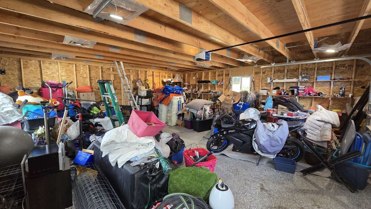 Okanagan Lakeview Modern Home Solar, Shop, Private