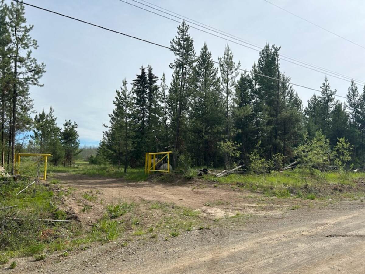 Recreational Property / Vacant Land For Sale in 70 Mile House, BC