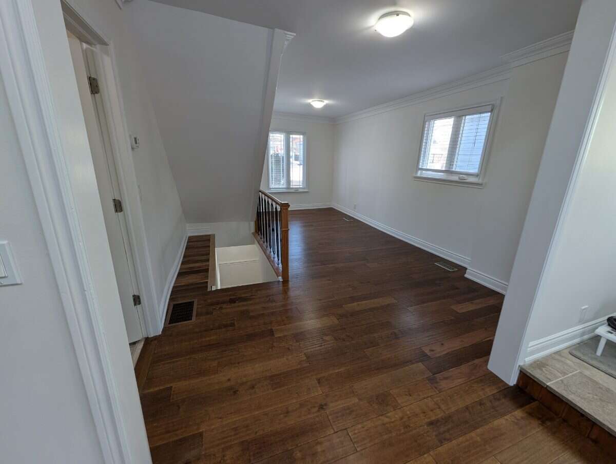 Detached 1.5 Storey Home for Rent