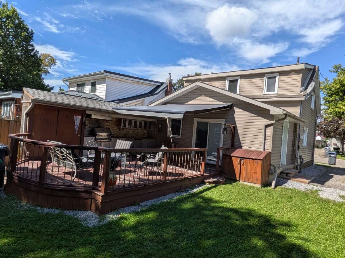 Detached 1.5 Storey Home for Rent