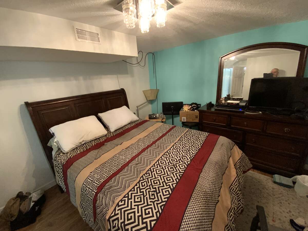 Lower floor main bedroom