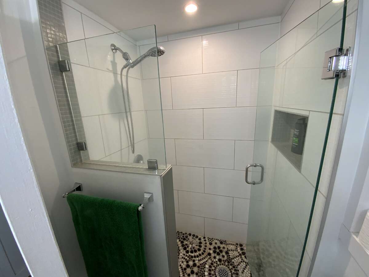 Lower floor bathroom