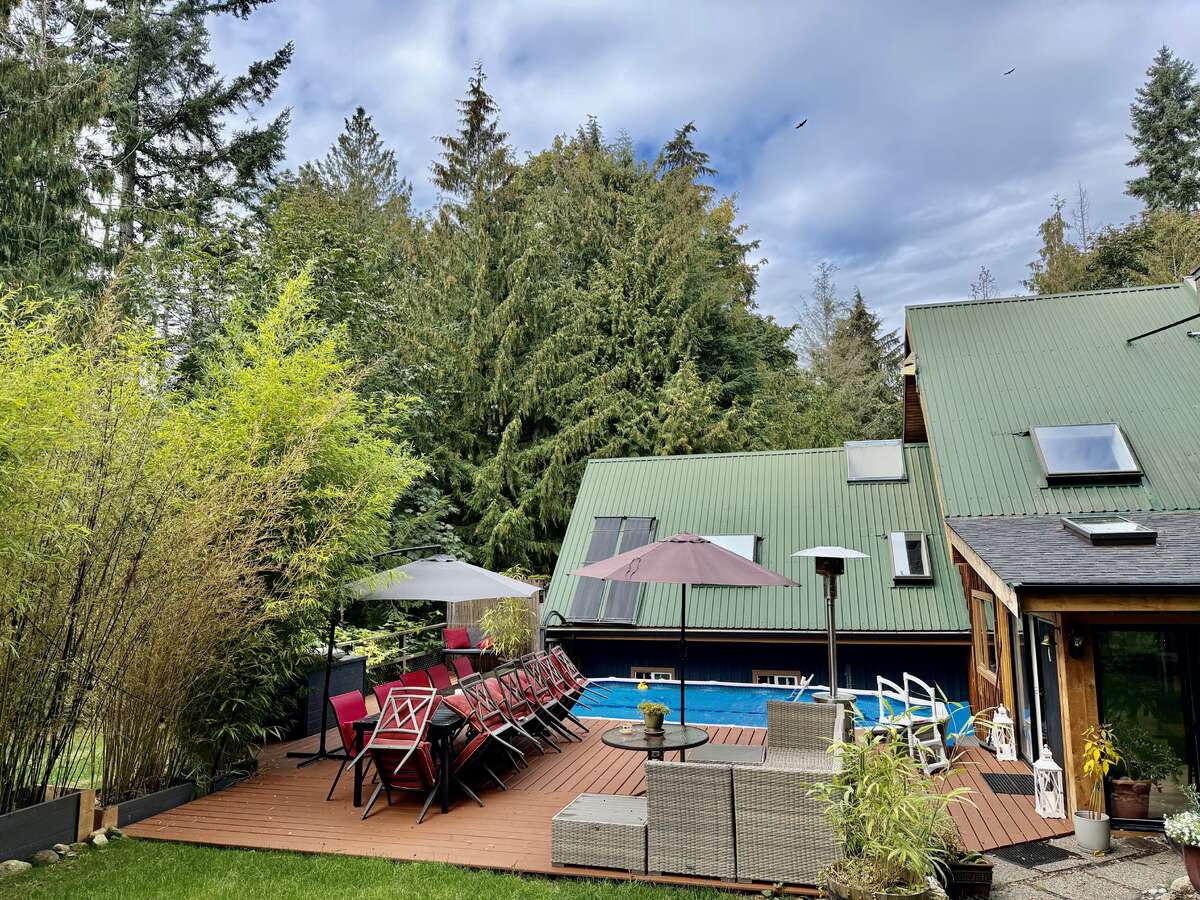 Large Deck and Swimming Pool with Solar Heater