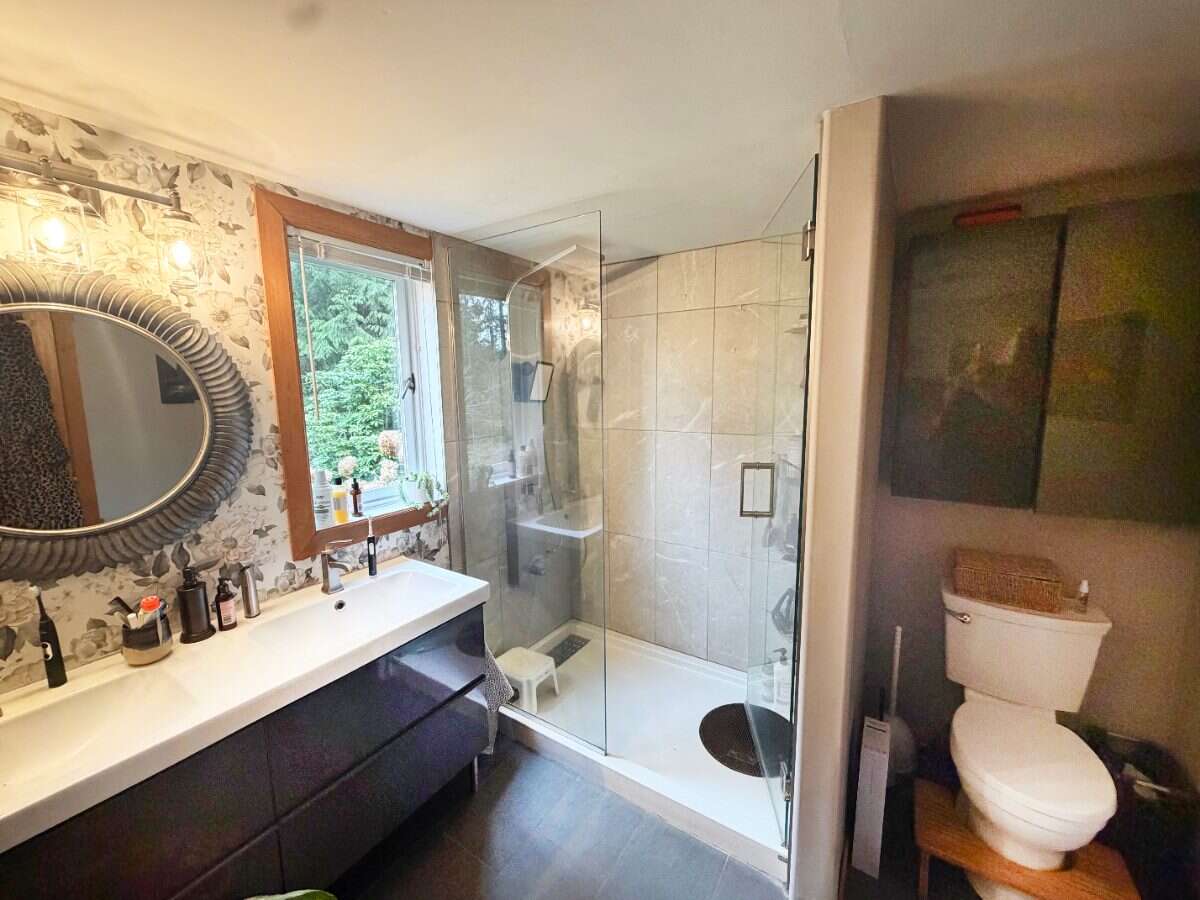 Private 4.3 Acre Forest Home with Studio & Cabins