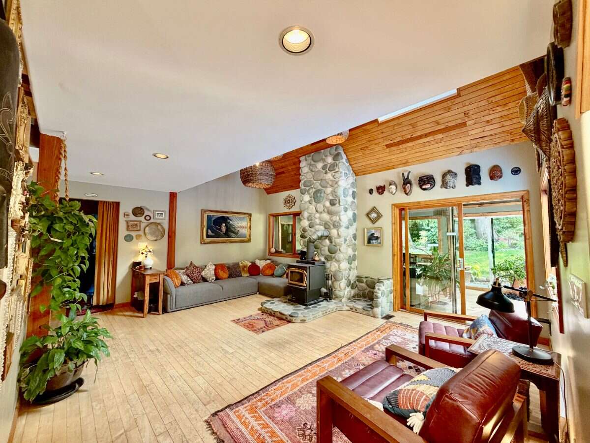 Private 4.3 Acre Forest Home with Studio & Cabins