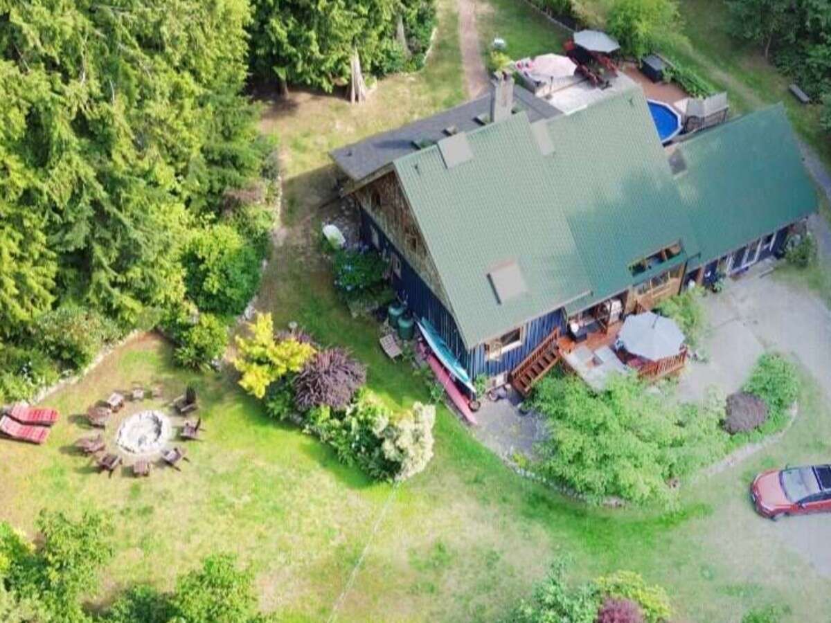 Private 4.3 Acre Forest Home with Studio & Cabins