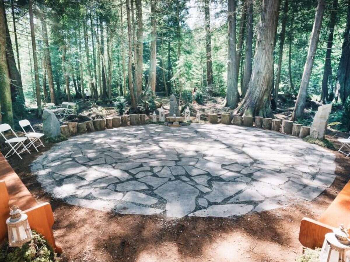 Private 4.3 Acre Forest Home with Studio & Cabins