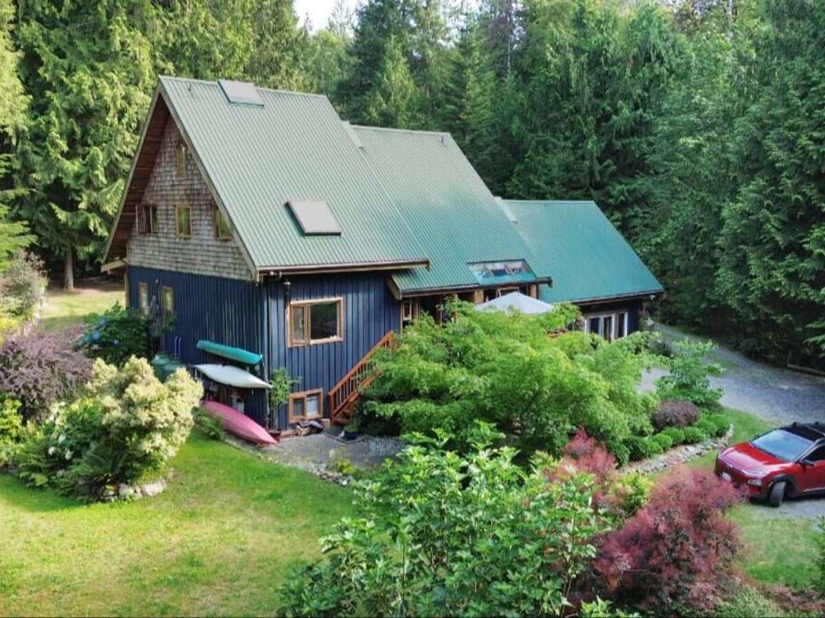 Private 4.3 Acre Forest Home with Studio & Cabins