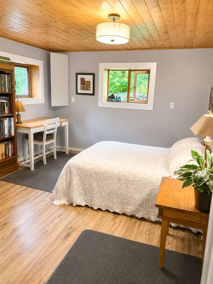 Private 4.3 Acre Forest Home with Studio & Cabins