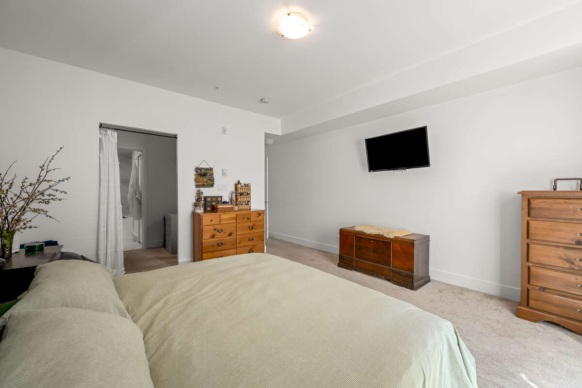 Big modern 2 bedroom