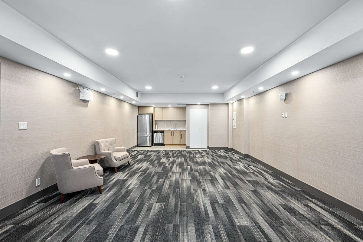 Big modern 2 bedroom