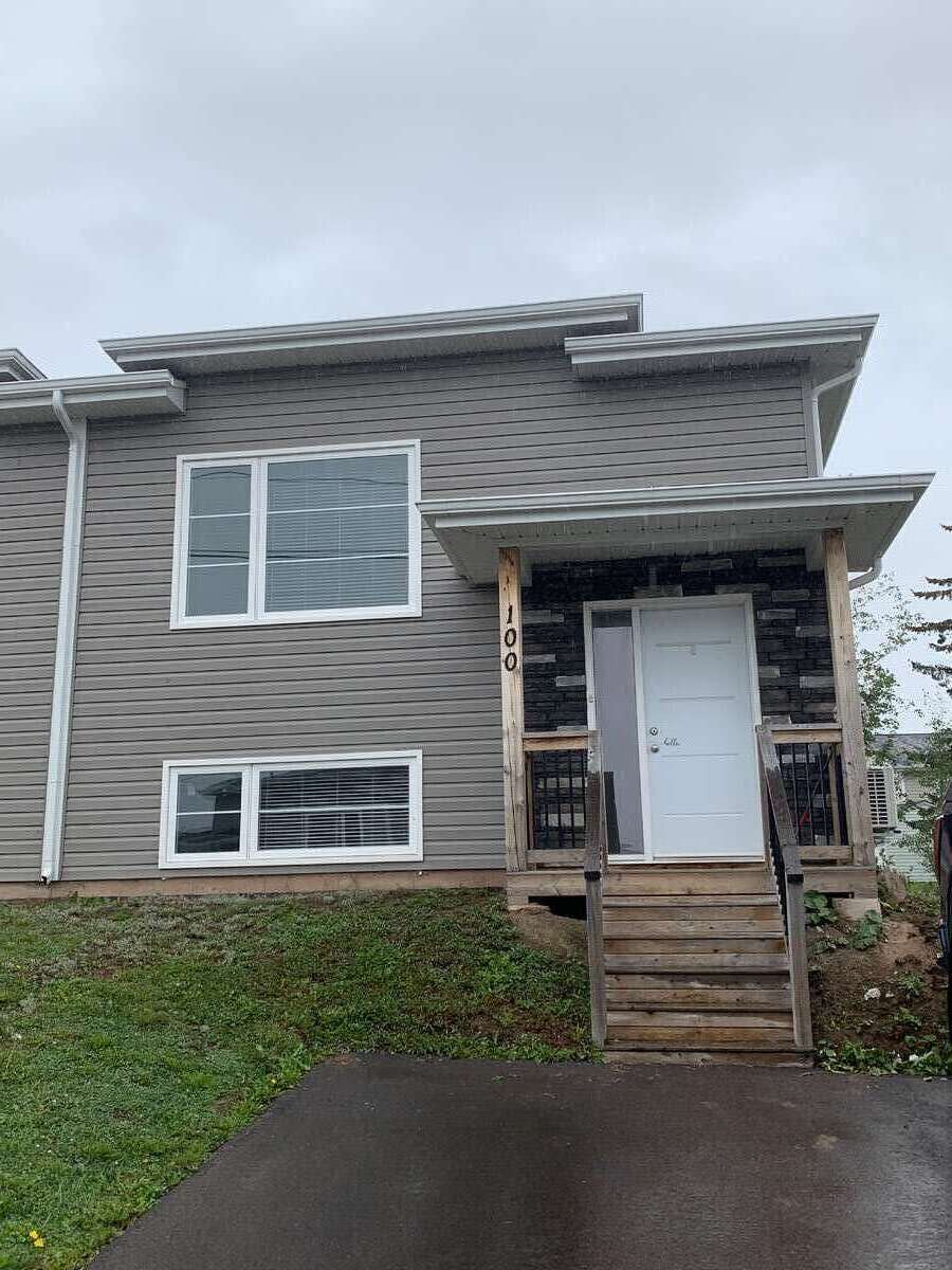 Semi-detached home with income protential
