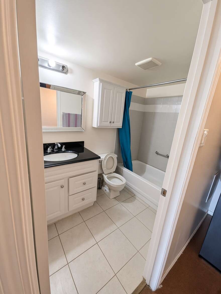 Bright main-floor end unit!