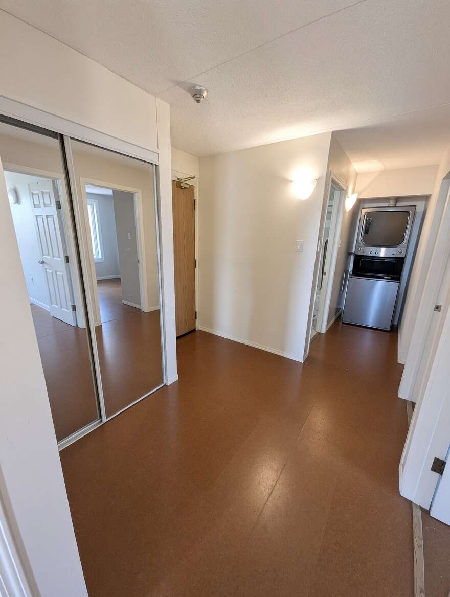 Bright main-floor end unit!