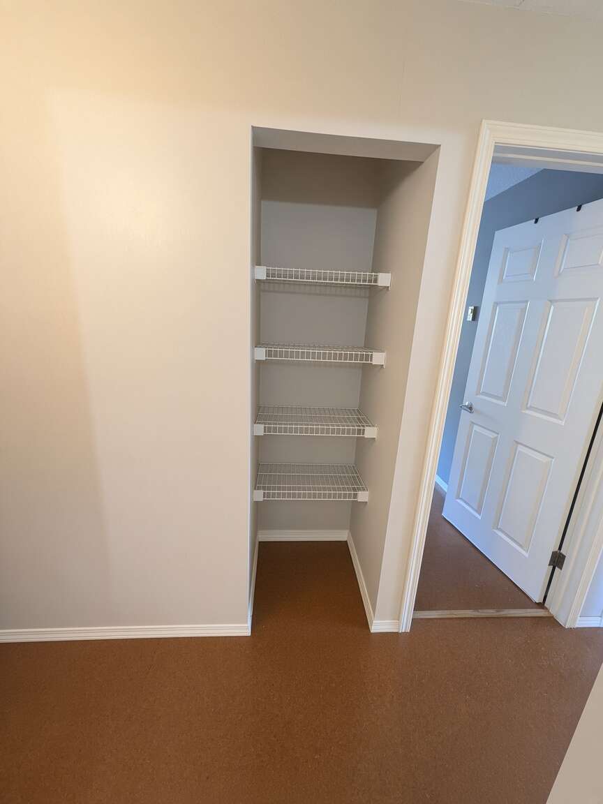 Bright main-floor end unit!