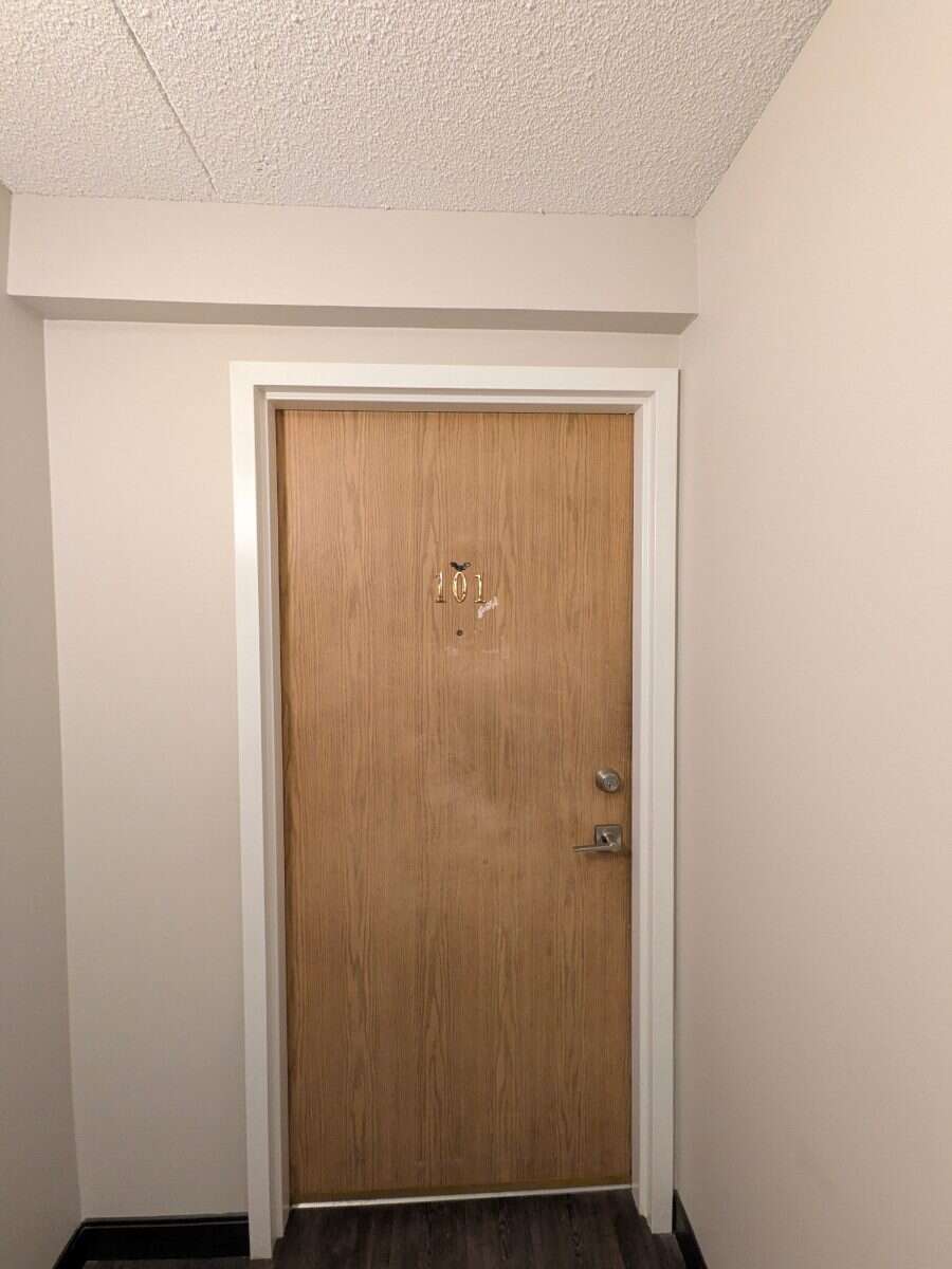 Bright main-floor end unit!