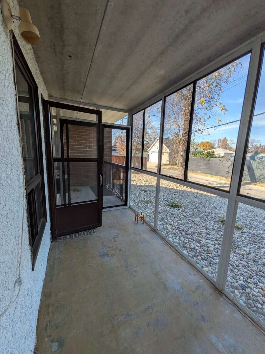 Bright main-floor end unit!