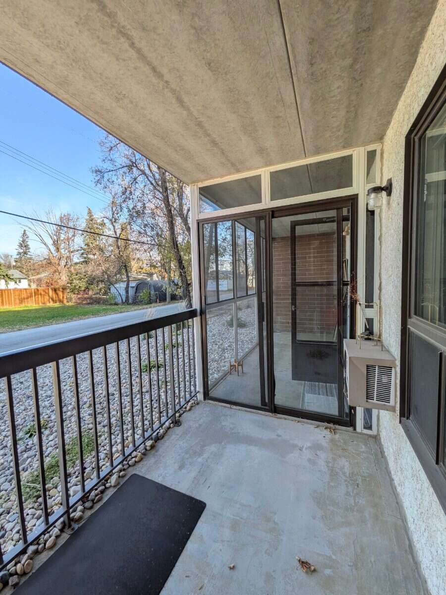 Bright main-floor end unit!