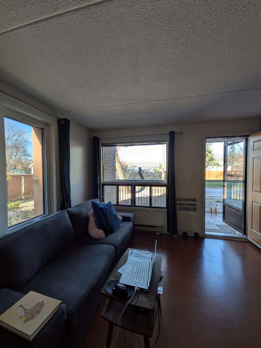 Bright main-floor end unit!