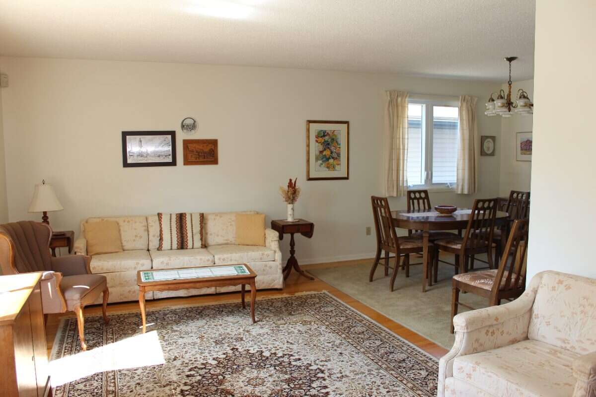 Classic Campeau Bungalow in Beacon Hill North