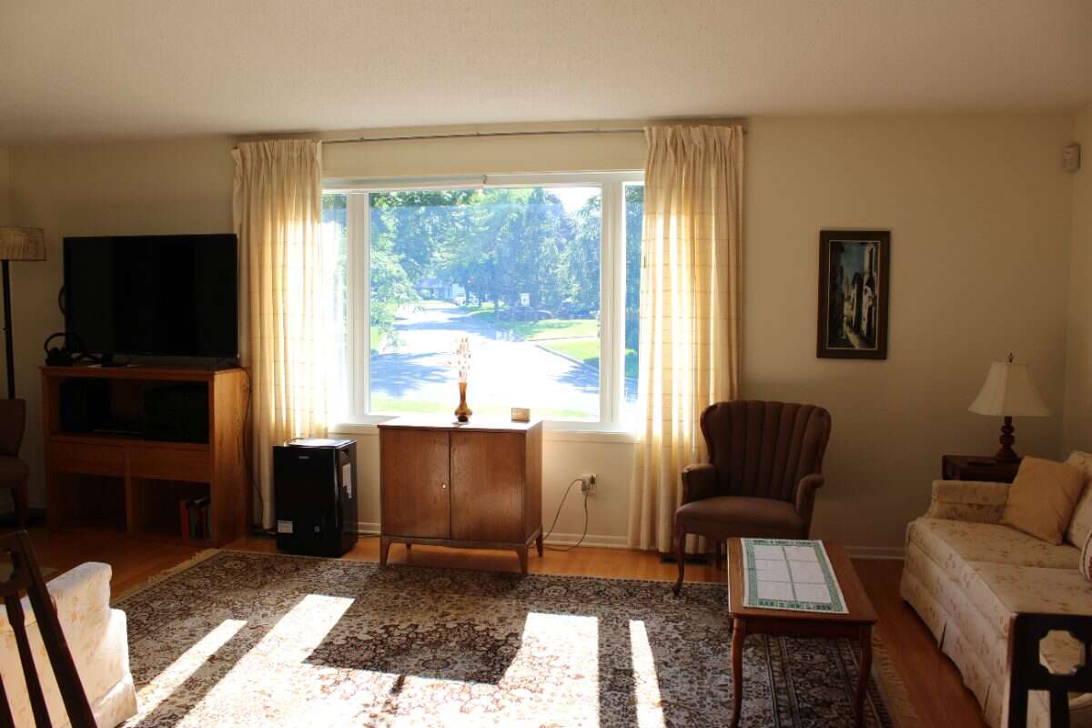 Classic Campeau Bungalow in Beacon Hill North