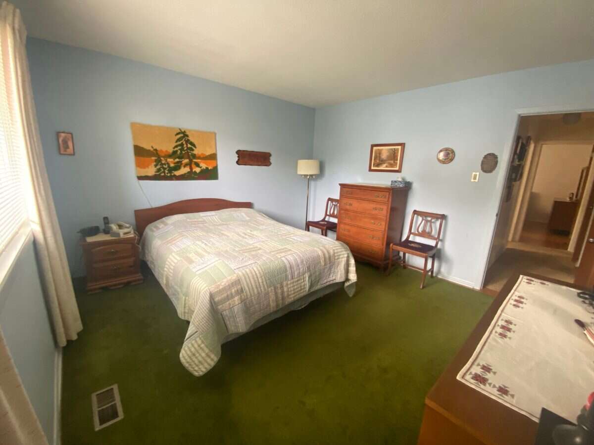 Classic Campeau Bungalow in Beacon Hill North