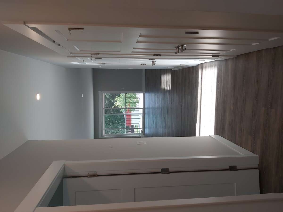 VIEW FROM ENTRANCE IN TO THE MAIN FLOOR LIVING AREA