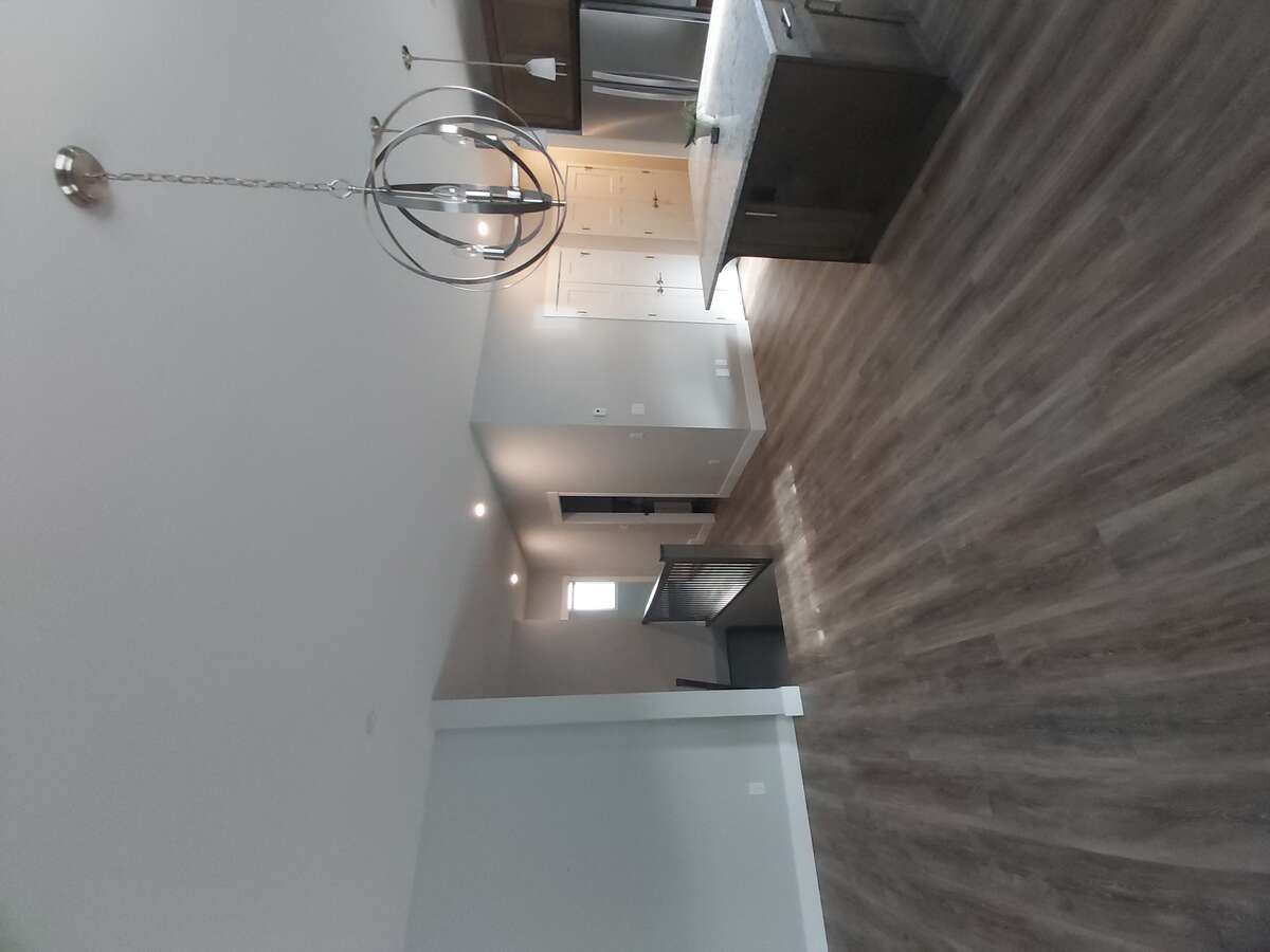 MAIN FLOOR LIVING AREA