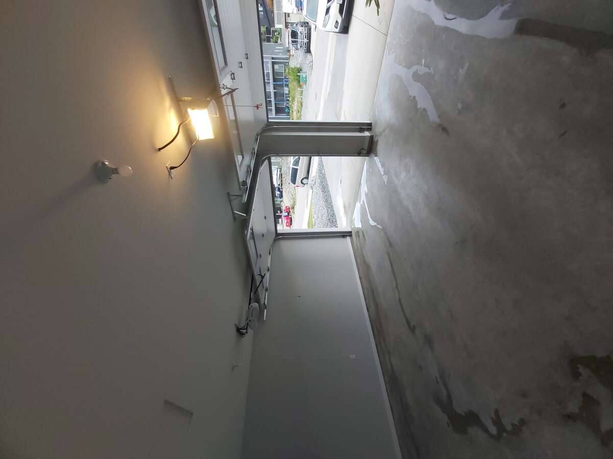 2 CAR GARAGE