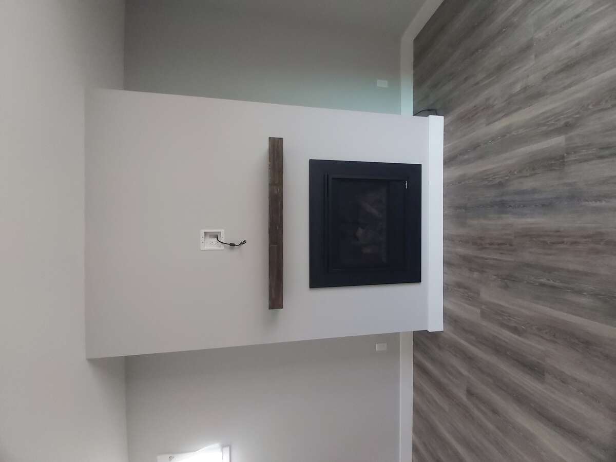 GAS FIREPLACE