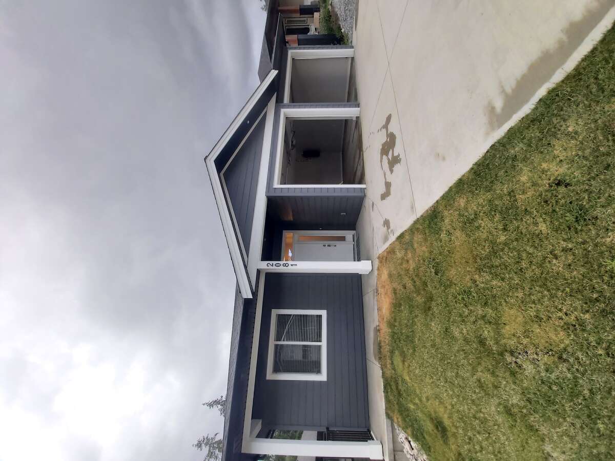 2 CAR GARAGE