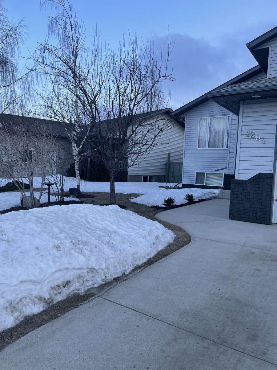 House For Sale in Lloydminster, AB - 4 bed, 3 bath
