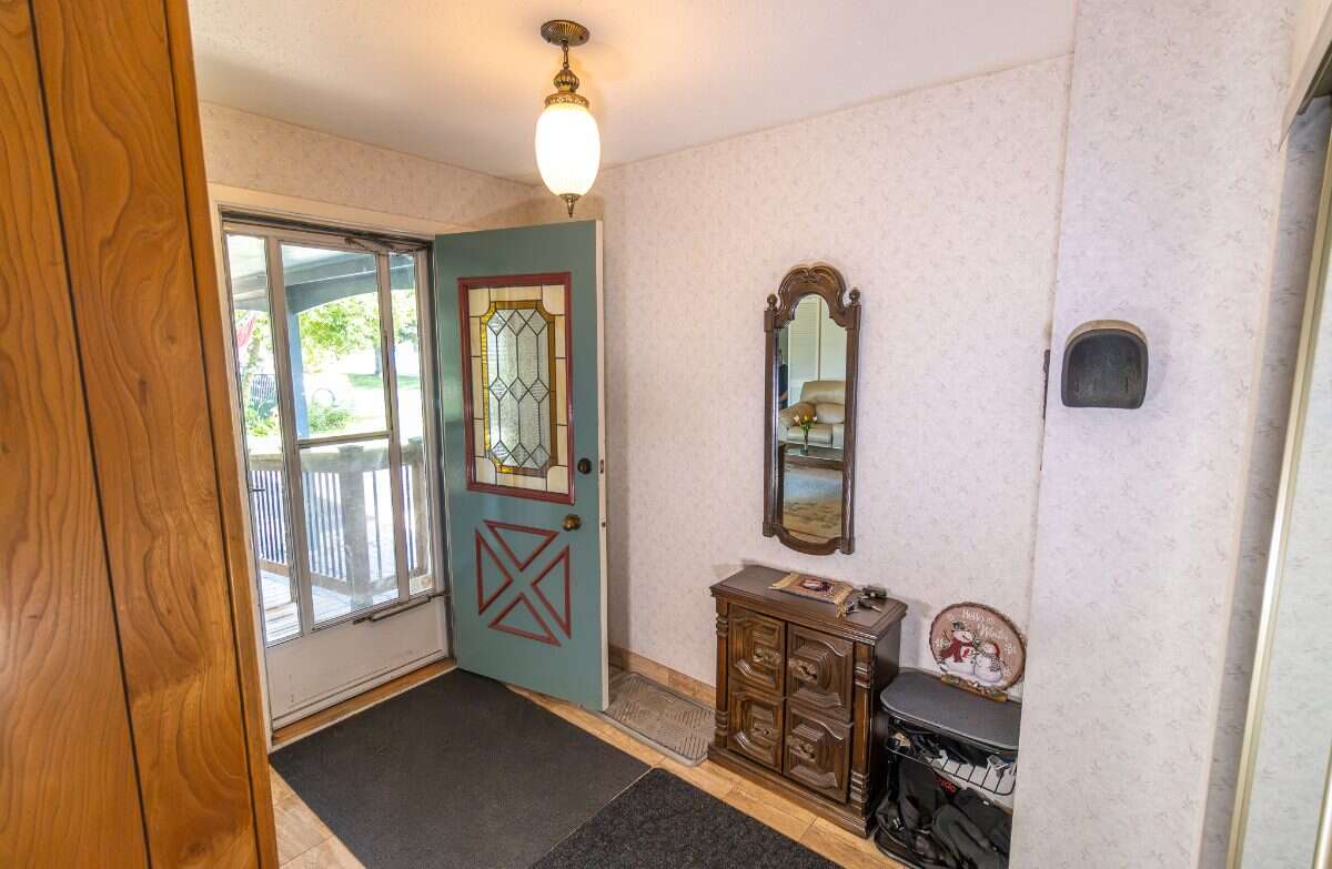 Spacious bungalow great location