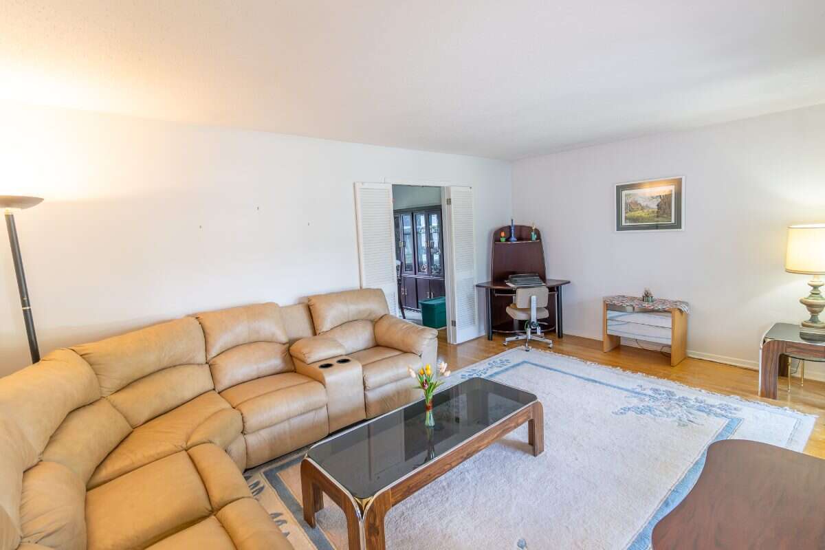 Spacious bungalow great location