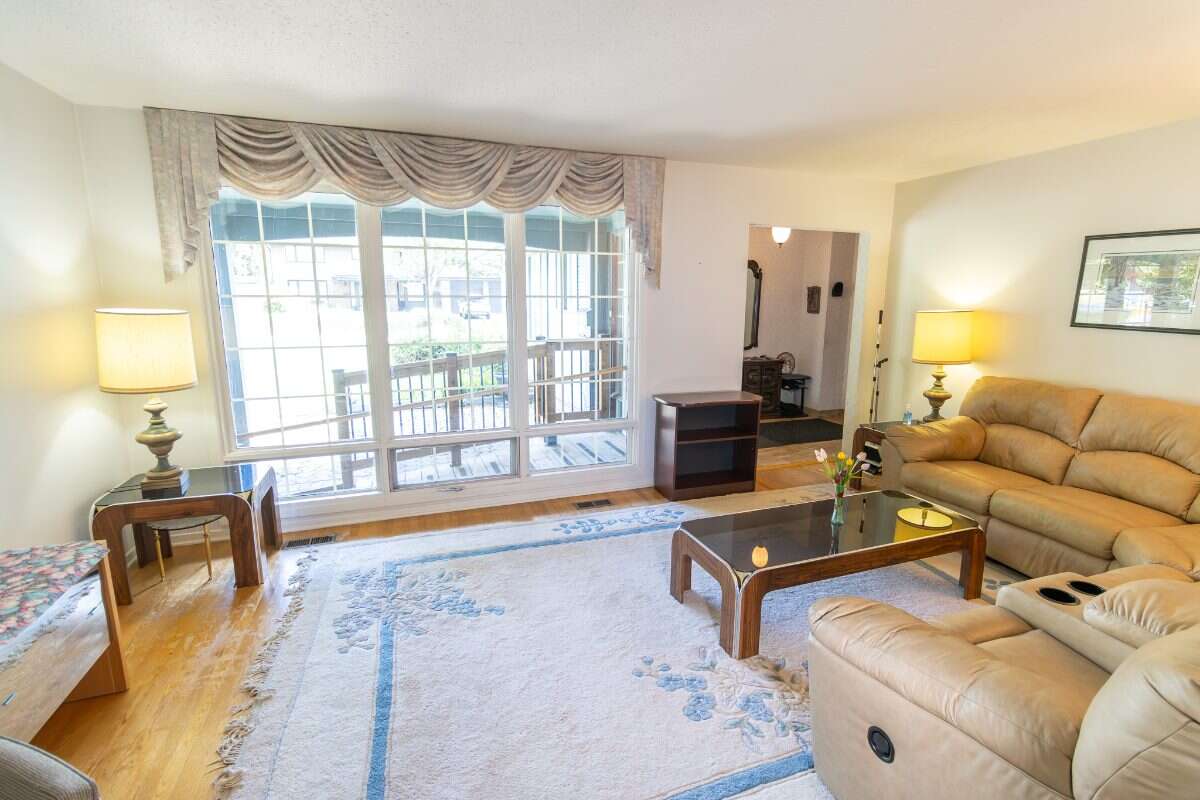 Spacious bungalow great location