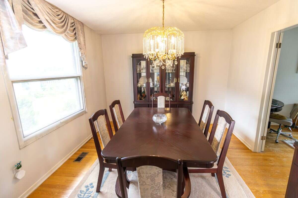 Spacious bungalow great location