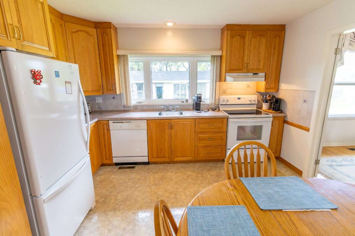 Spacious bungalow great location