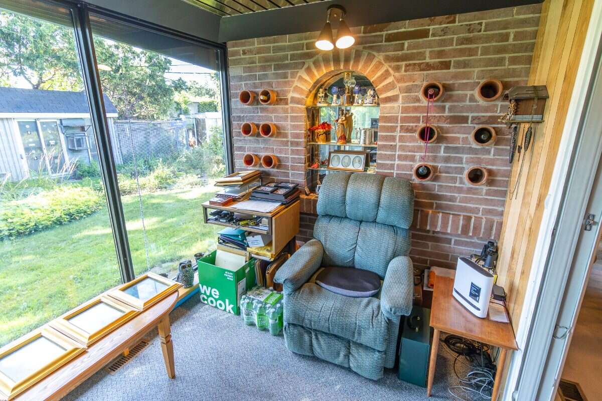 Spacious bungalow great location