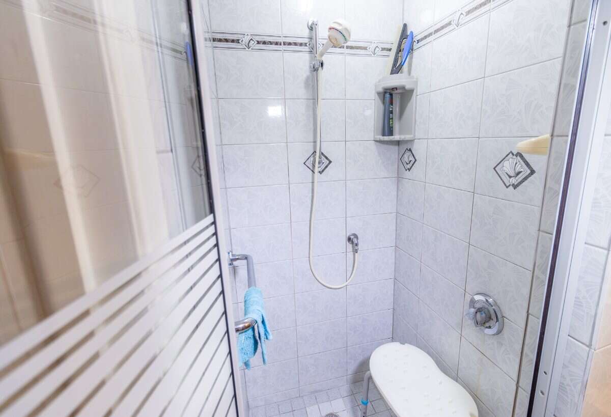 Spacious bungalow great location