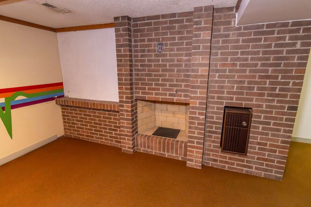 Spacious bungalow great location