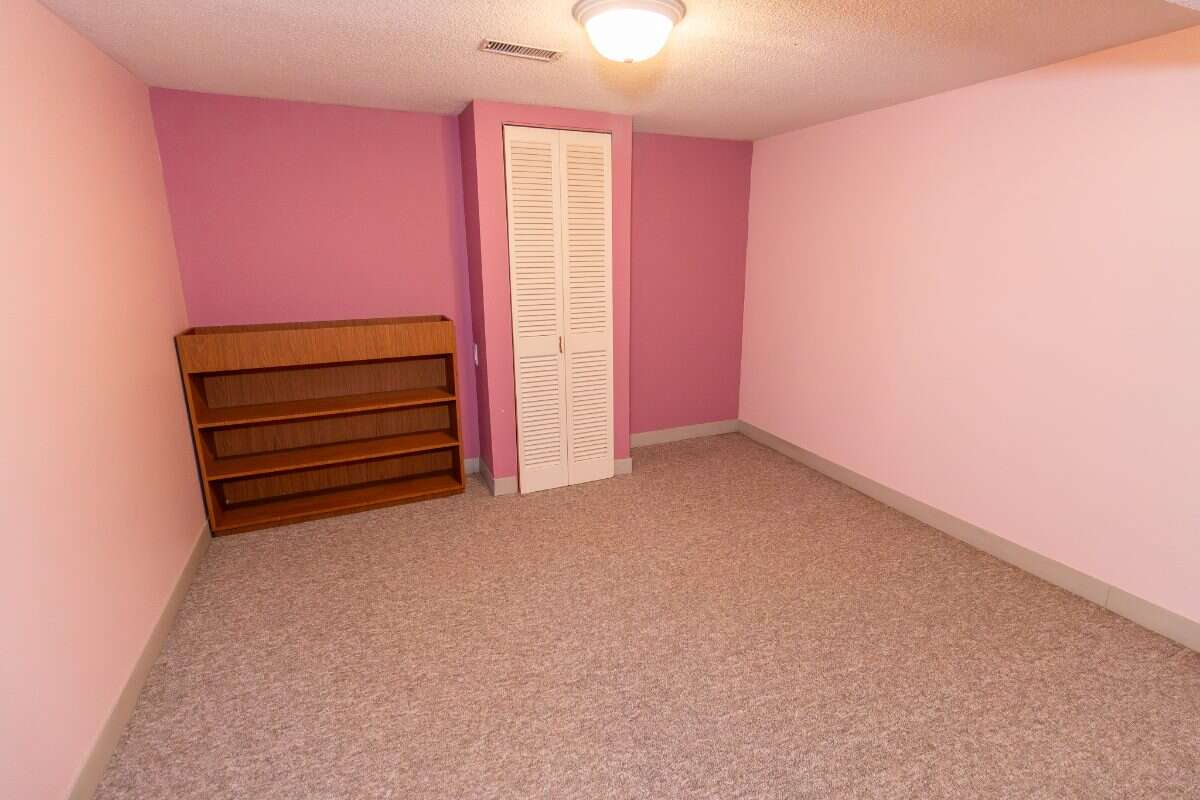Spacious bungalow great location