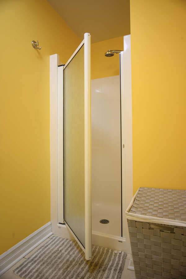 Ensuite with separate shower stall