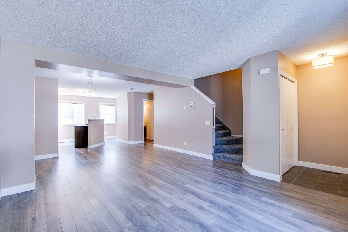 SPARKLING CLEAN & Renovated 2BR, 3BA Summerside