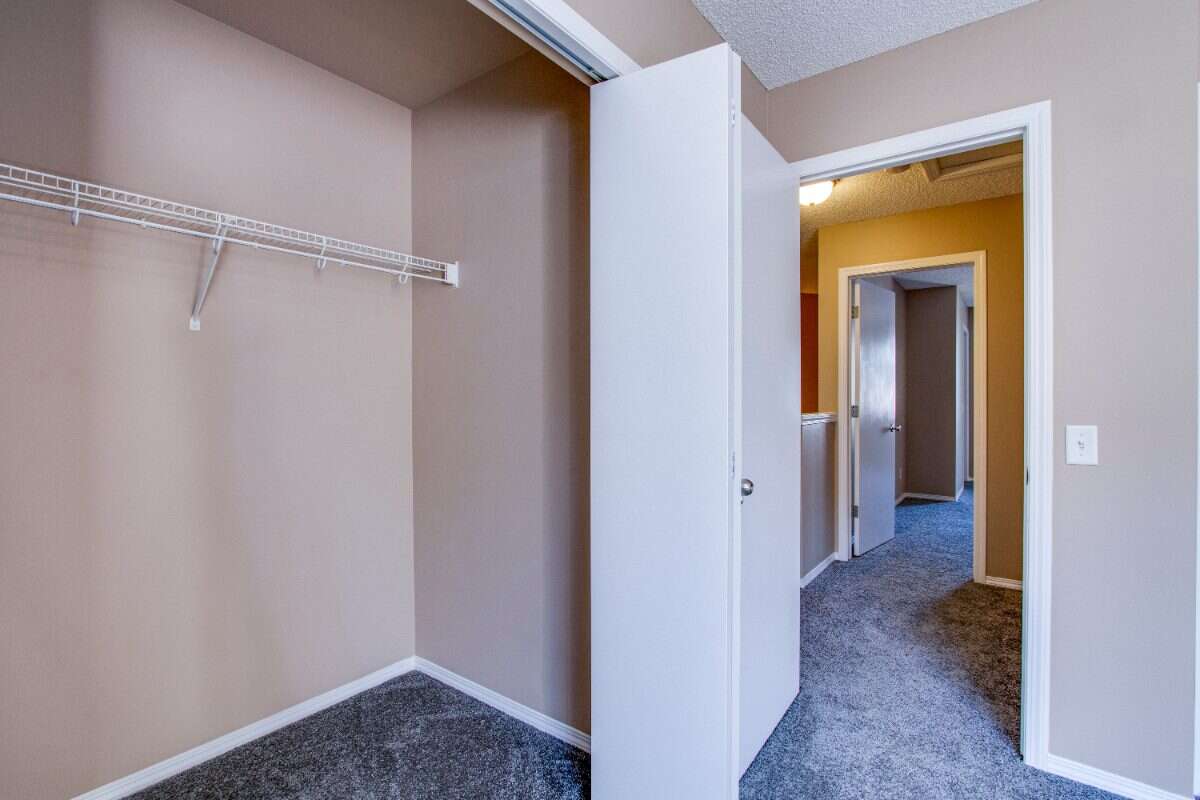 SPARKLING CLEAN & Renovated 2BR, 3BA Summerside