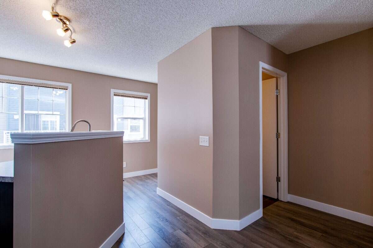 SPARKLING CLEAN & Renovated 2BR, 3BA Summerside