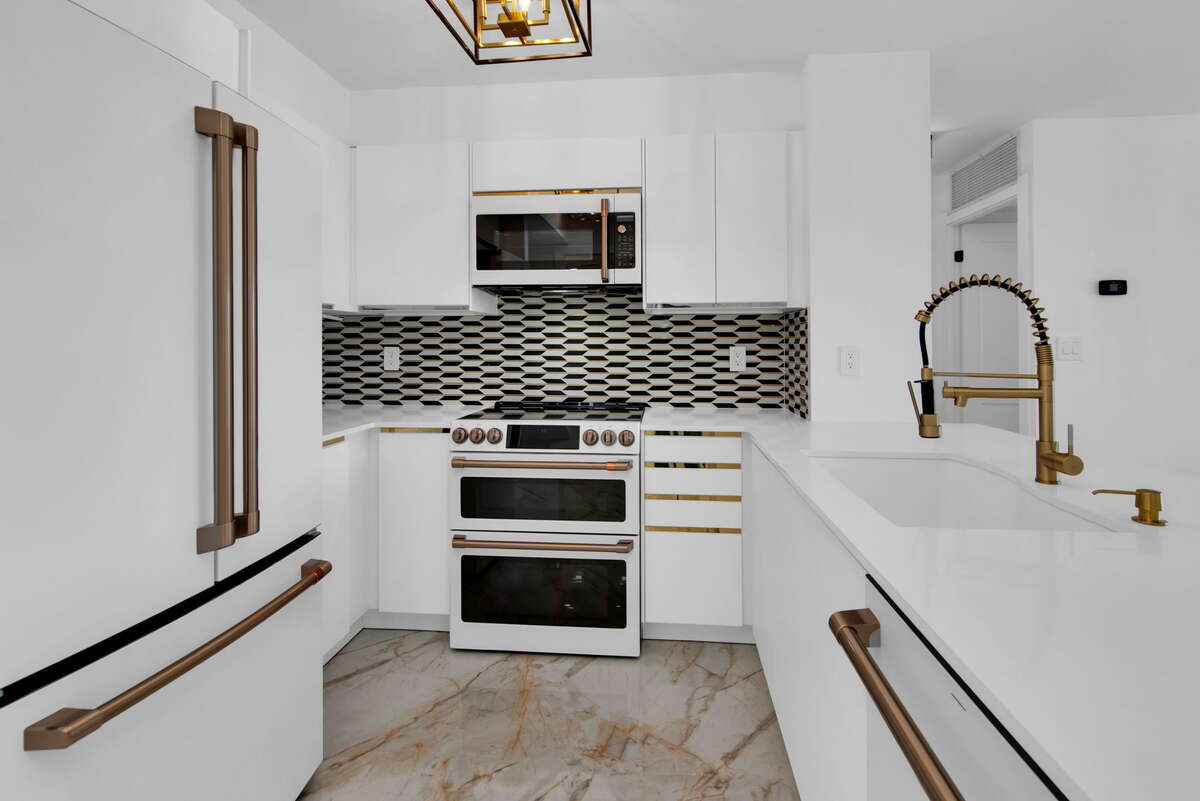 Kitchen w/new cafe appliances