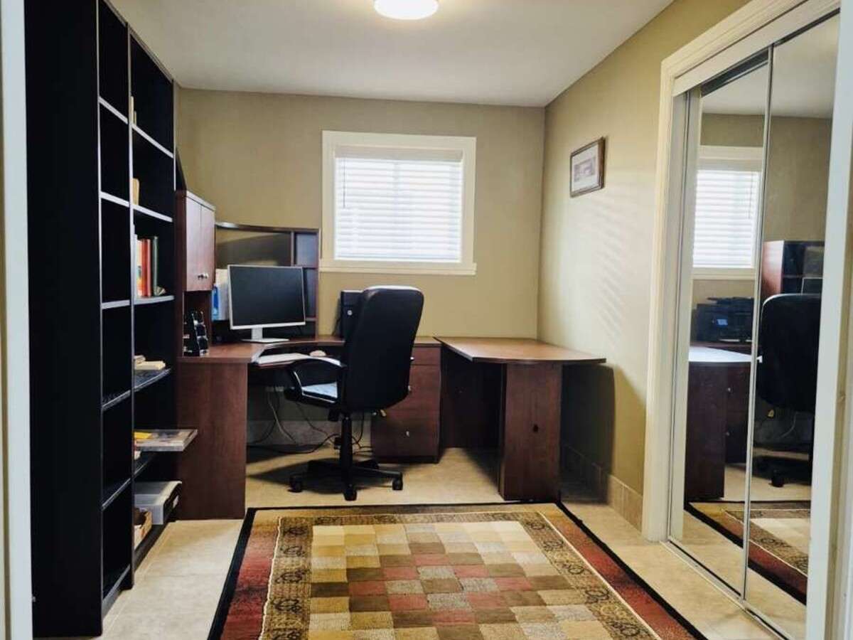 Raised ranch for sale in South Windsor. 