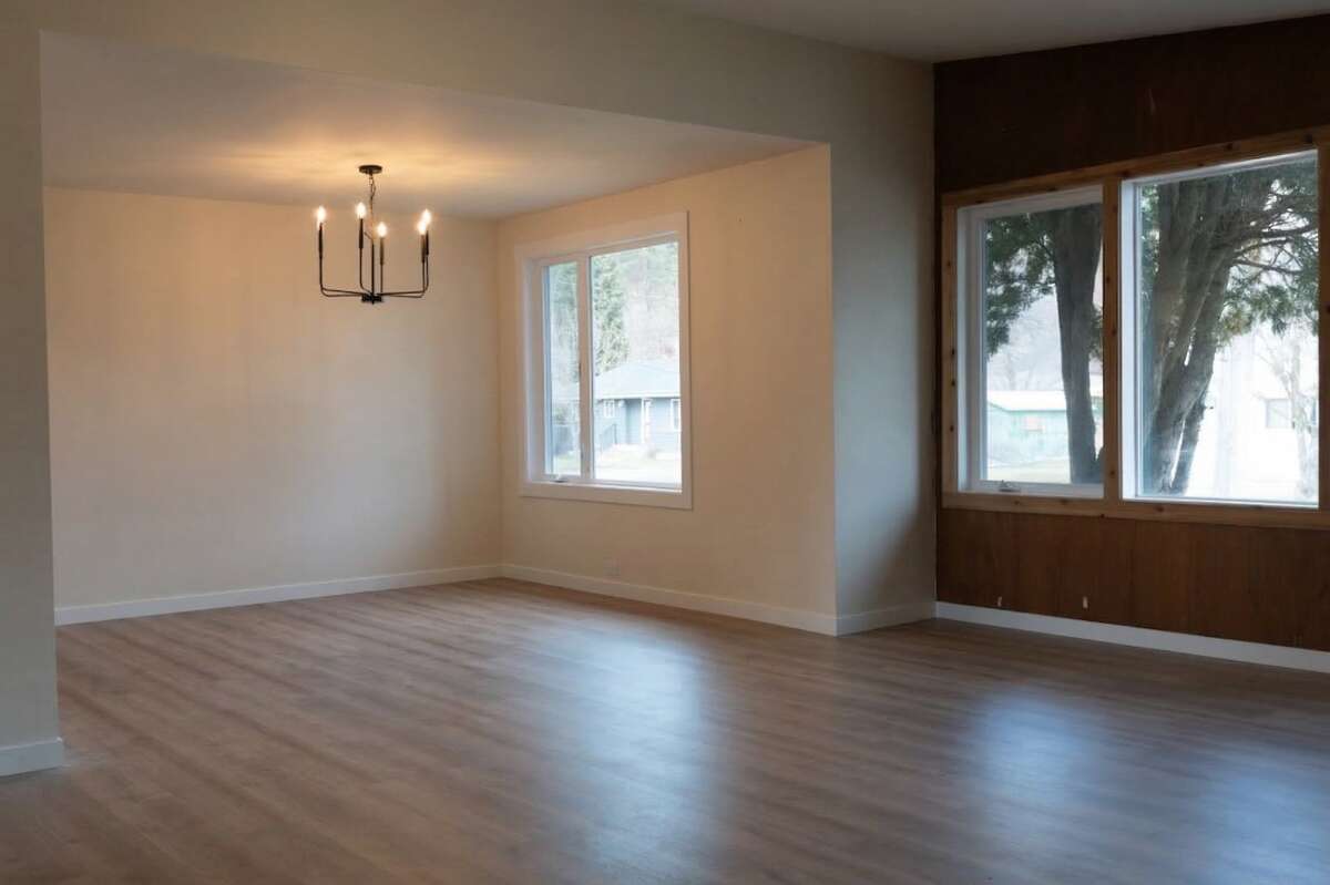 Open concept, spacious living and dining room