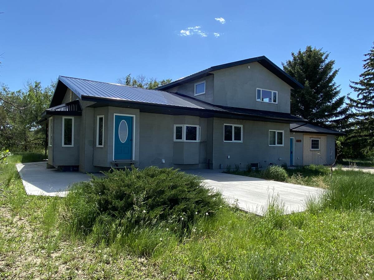 Acreage For Sale in Climax, SK - 3 bed, 4 bath